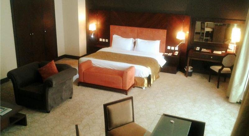 Amt Mena Aparthotel Doha Eksteriør bilde